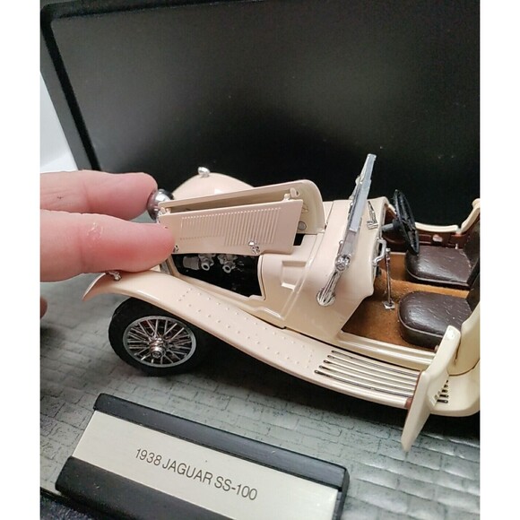 Franklin Mint Diecast 1:24 Scale 1938 Jaguar SS-100 With Case 1986 - Picture 5 of 8